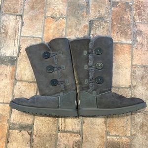 UGG Bailey Button Tall Boot - size 7